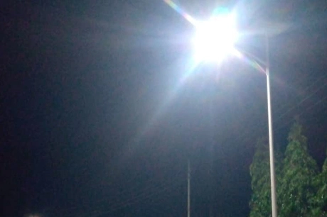 Luces de calle SIERRA LEONE_Solar en la frontera urbana y rural